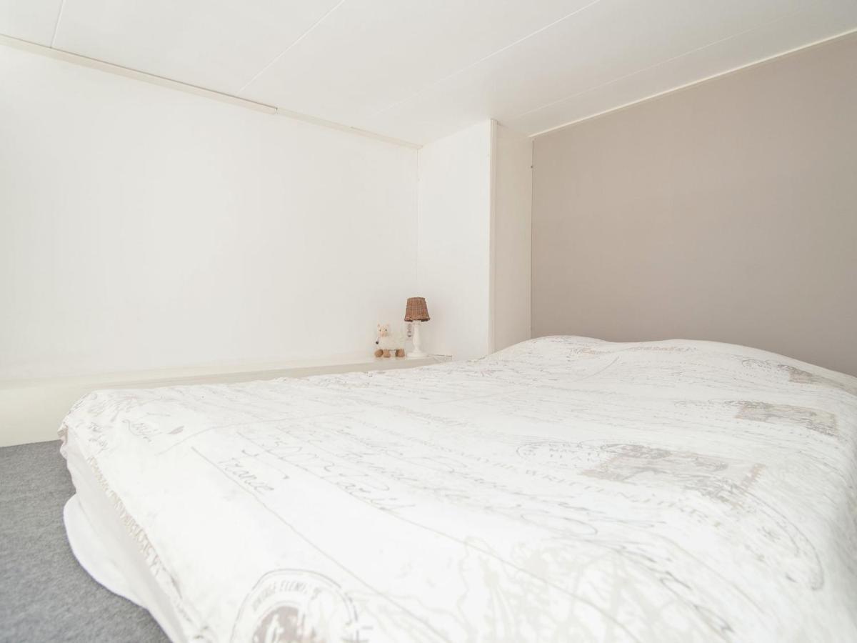 Quaint Summer Holiday Home In Egmond Binnen エクステリア 写真