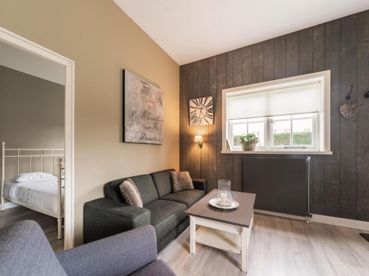 Quaint Summer Holiday Home In Egmond Binnen エクステリア 写真