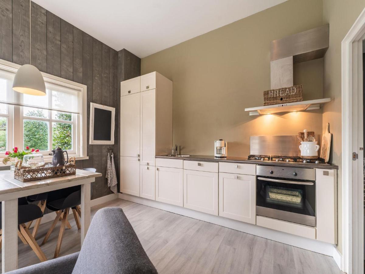 Quaint Summer Holiday Home In Egmond Binnen エクステリア 写真