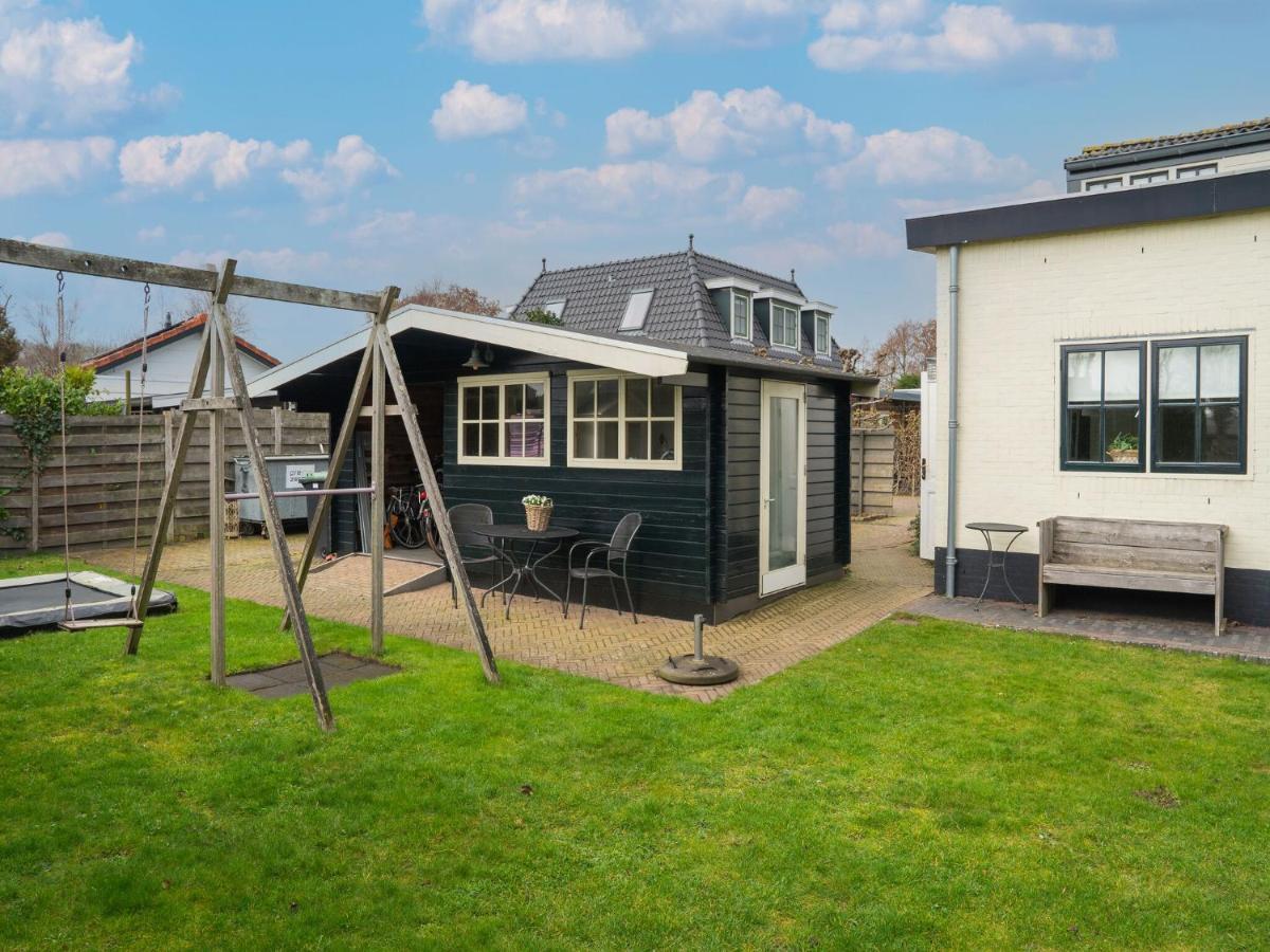 Quaint Summer Holiday Home In Egmond Binnen エクステリア 写真