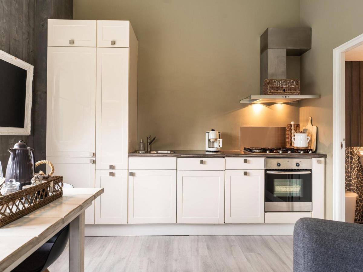 Quaint Summer Holiday Home In Egmond Binnen エクステリア 写真