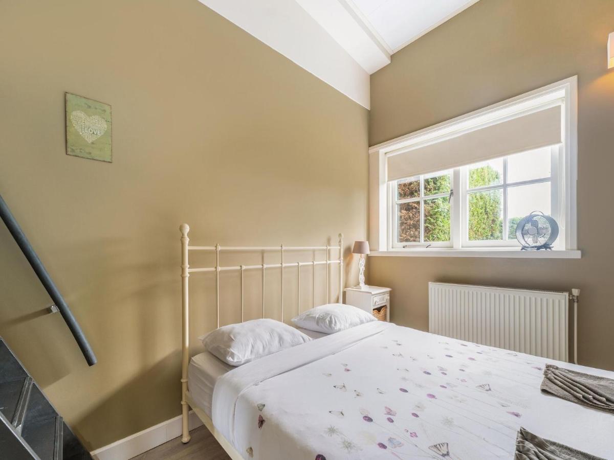 Quaint Summer Holiday Home In Egmond Binnen エクステリア 写真