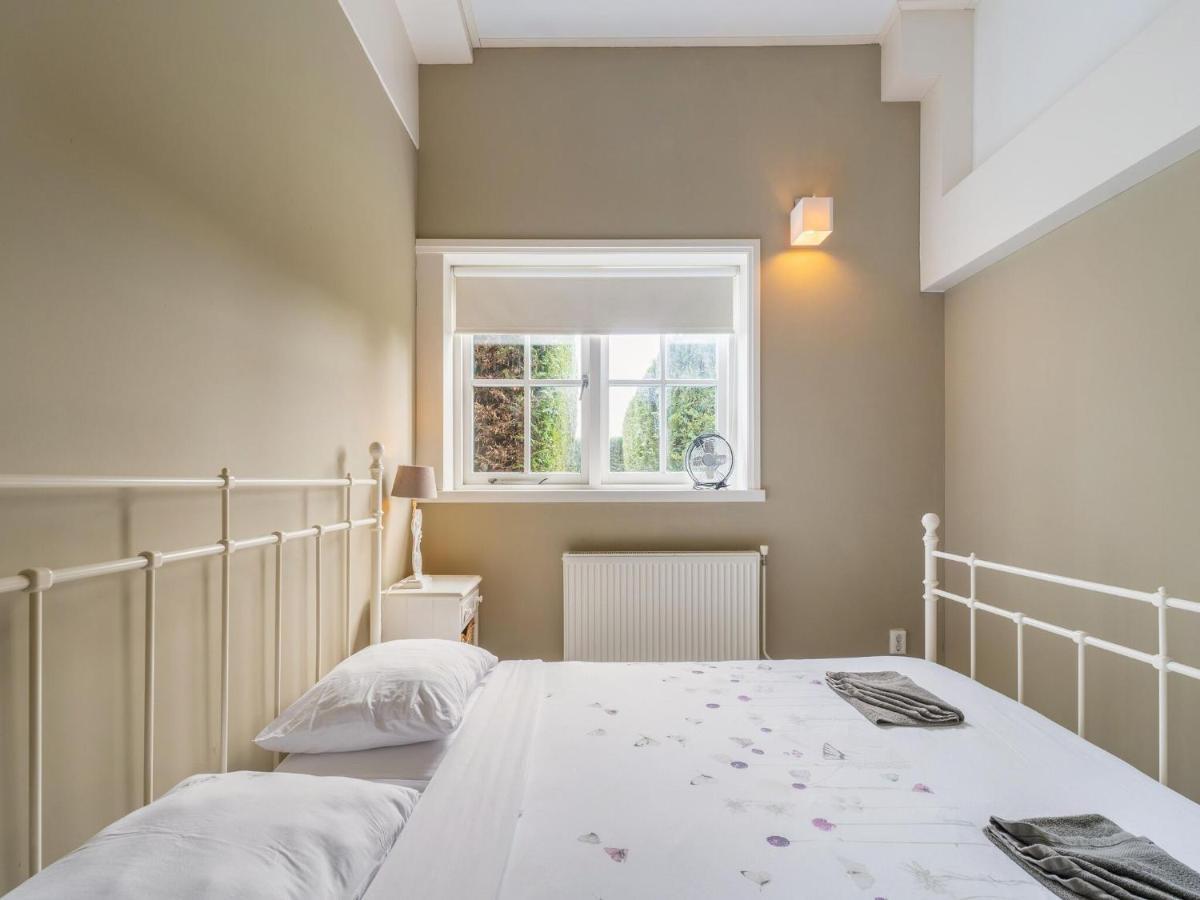 Quaint Summer Holiday Home In Egmond Binnen エクステリア 写真