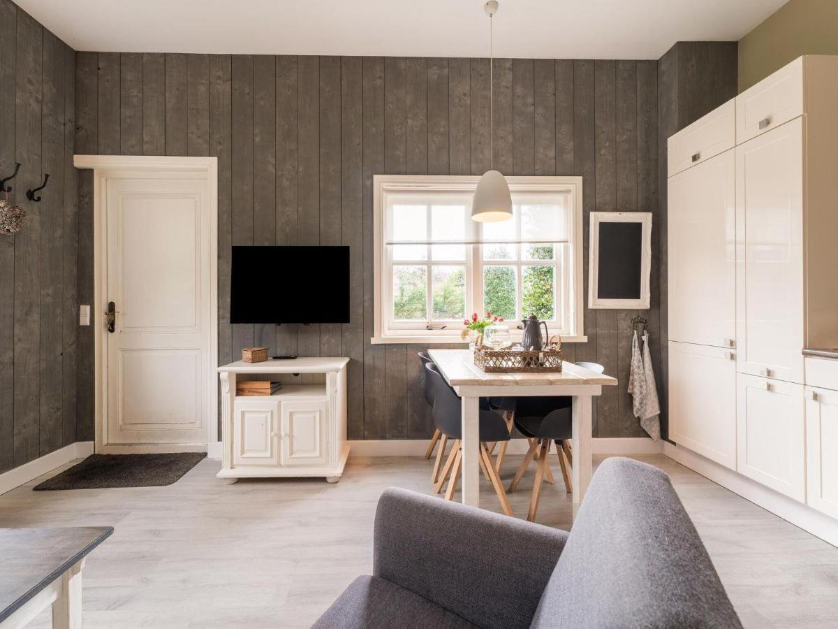Quaint Summer Holiday Home In Egmond Binnen エクステリア 写真