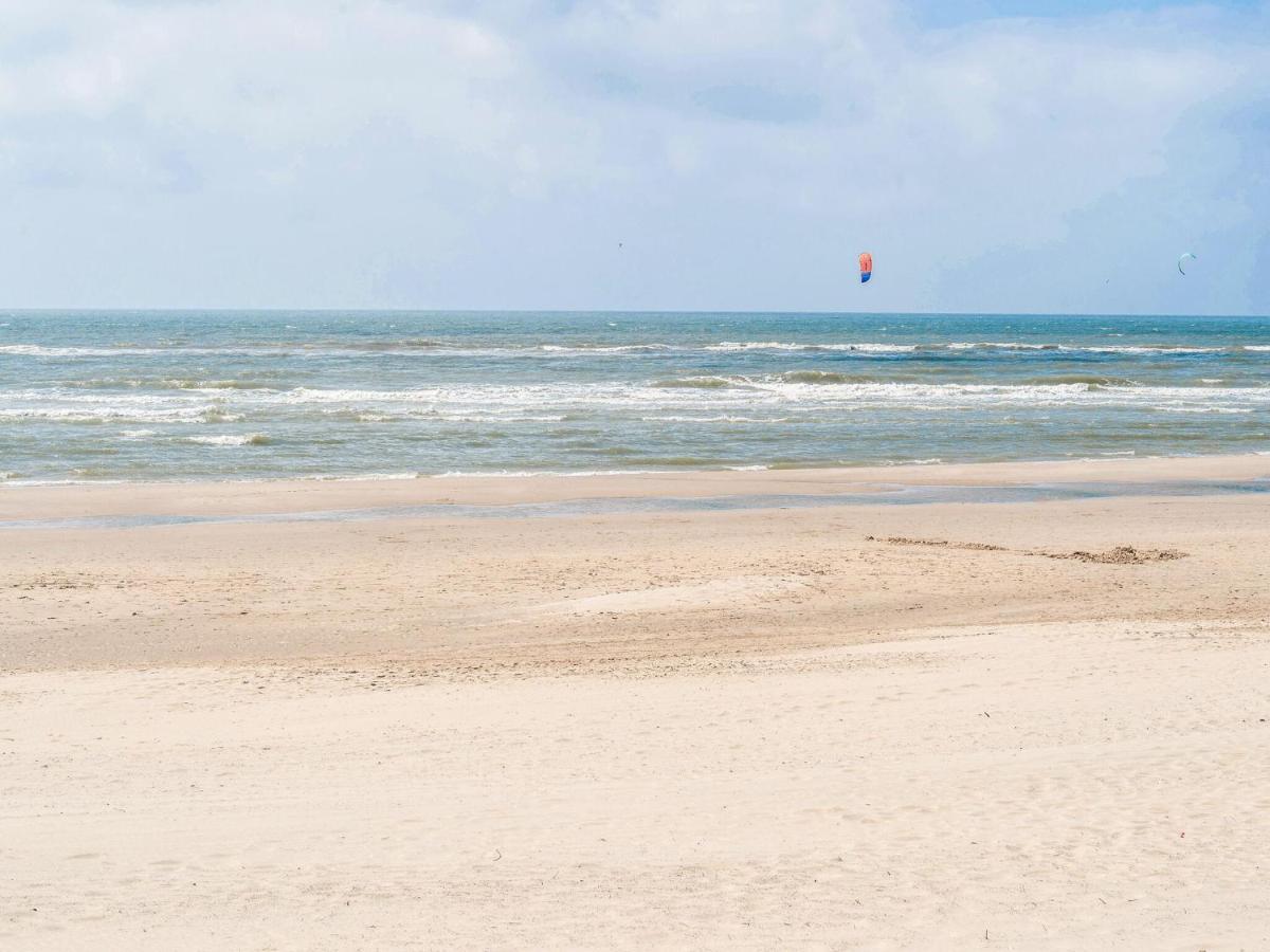 Quaint Summer Holiday Home In Egmond Binnen エクステリア 写真
