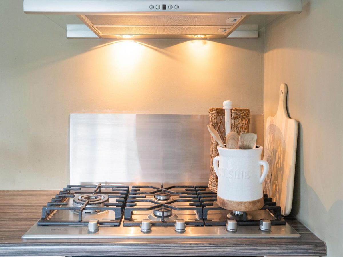 Quaint Summer Holiday Home In Egmond Binnen エクステリア 写真