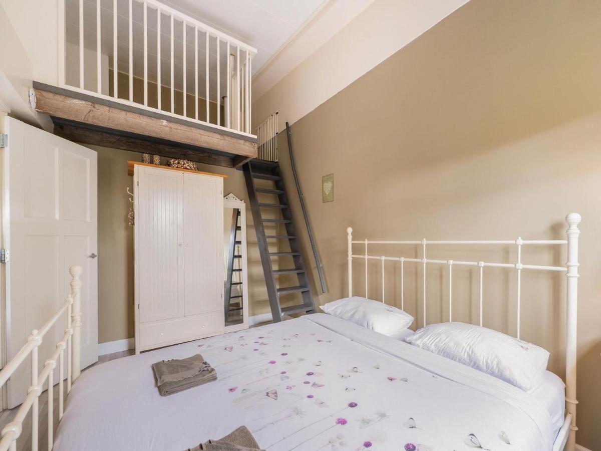 Quaint Summer Holiday Home In Egmond Binnen エクステリア 写真